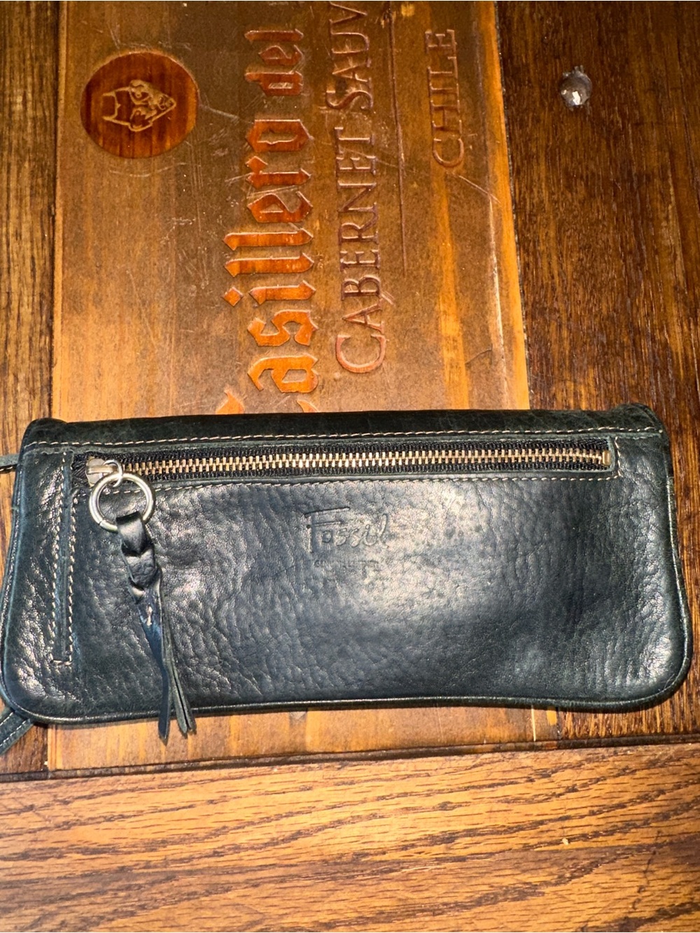 Vintage Fossil Embossed Leather Zip Clutch Wallet - Picture 2 of 7